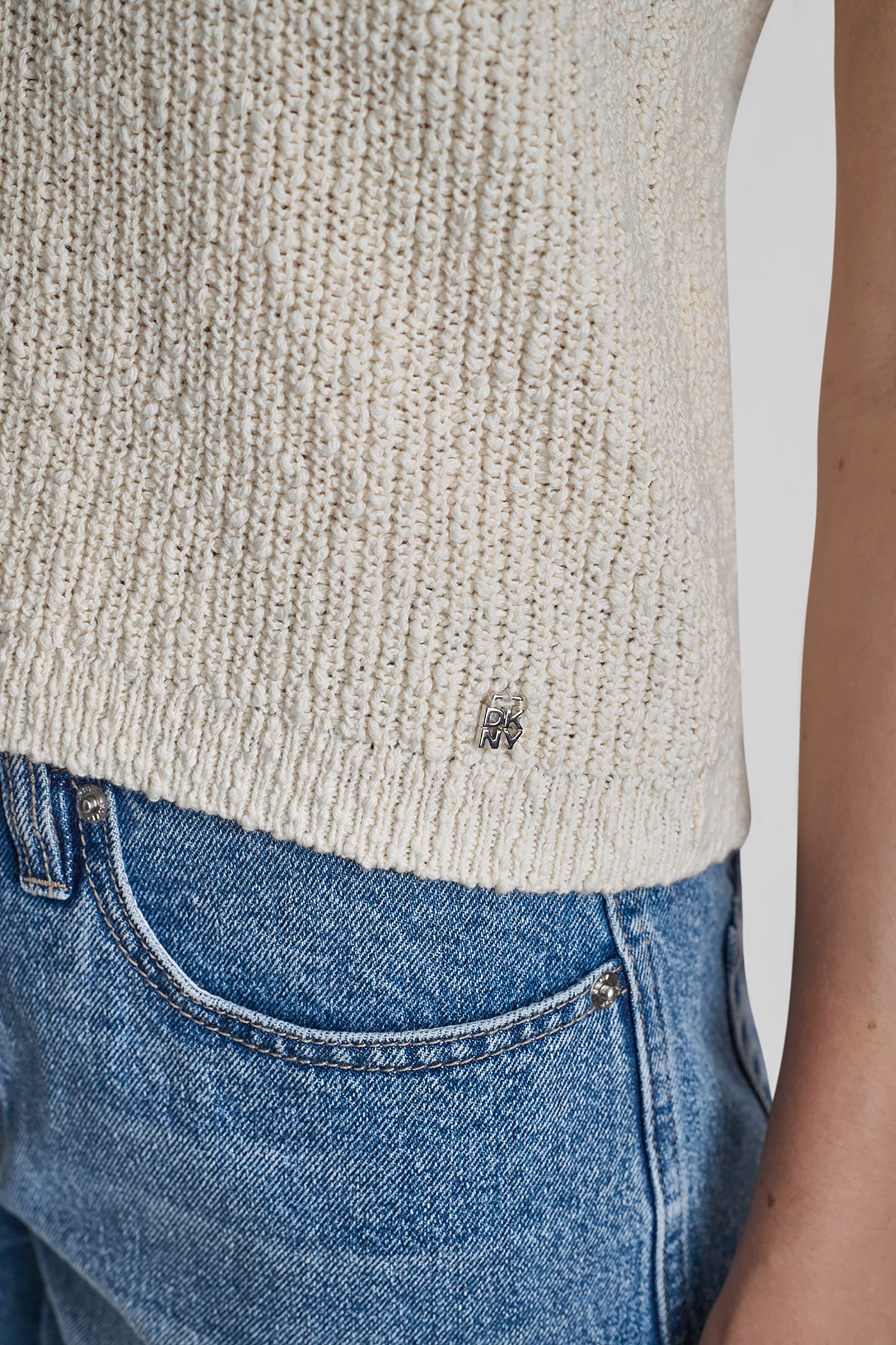 V-NECK SWEATER TANK