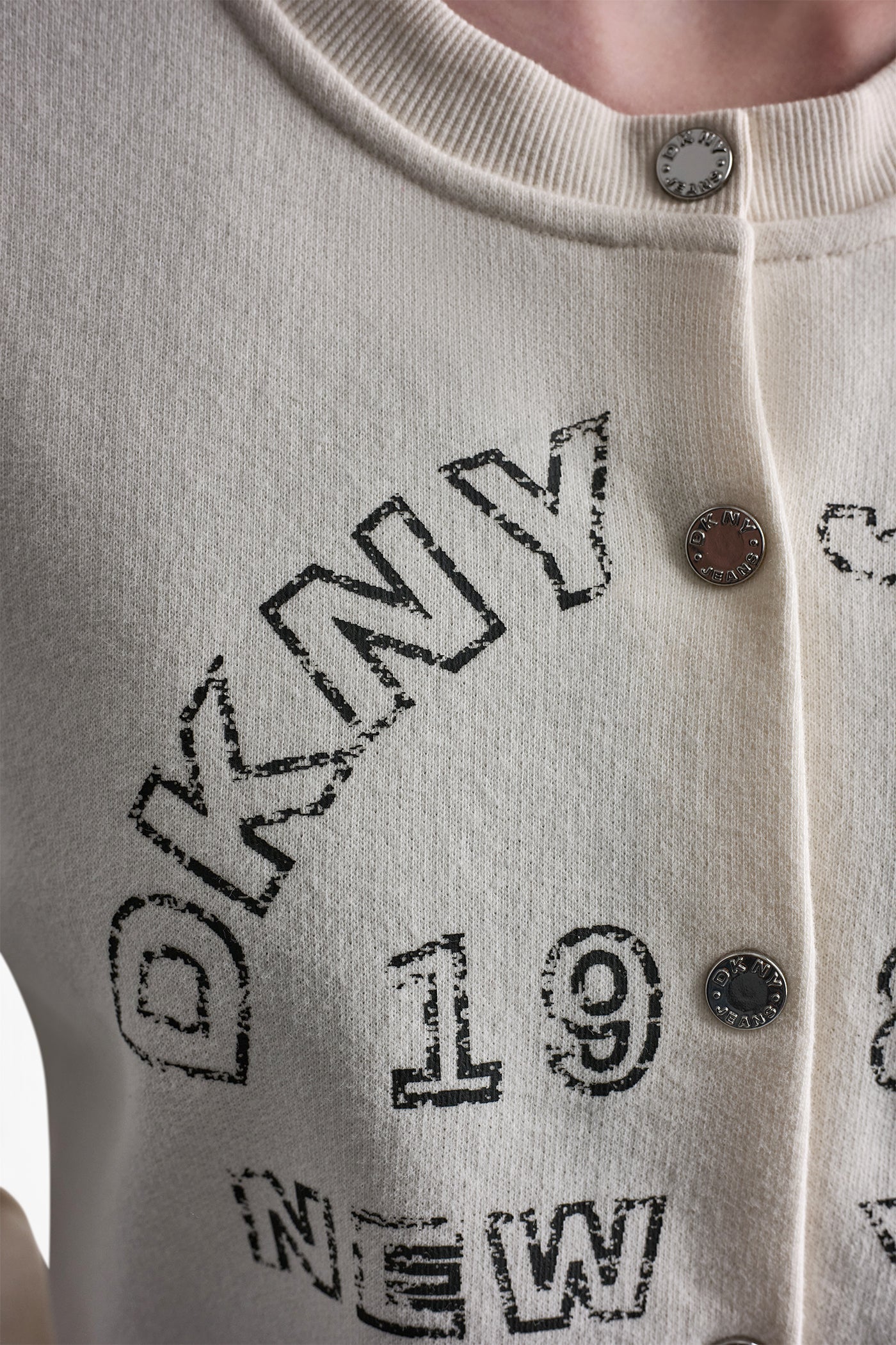 BUTTON FRONT SHRUNKEN LOGO JACKET
