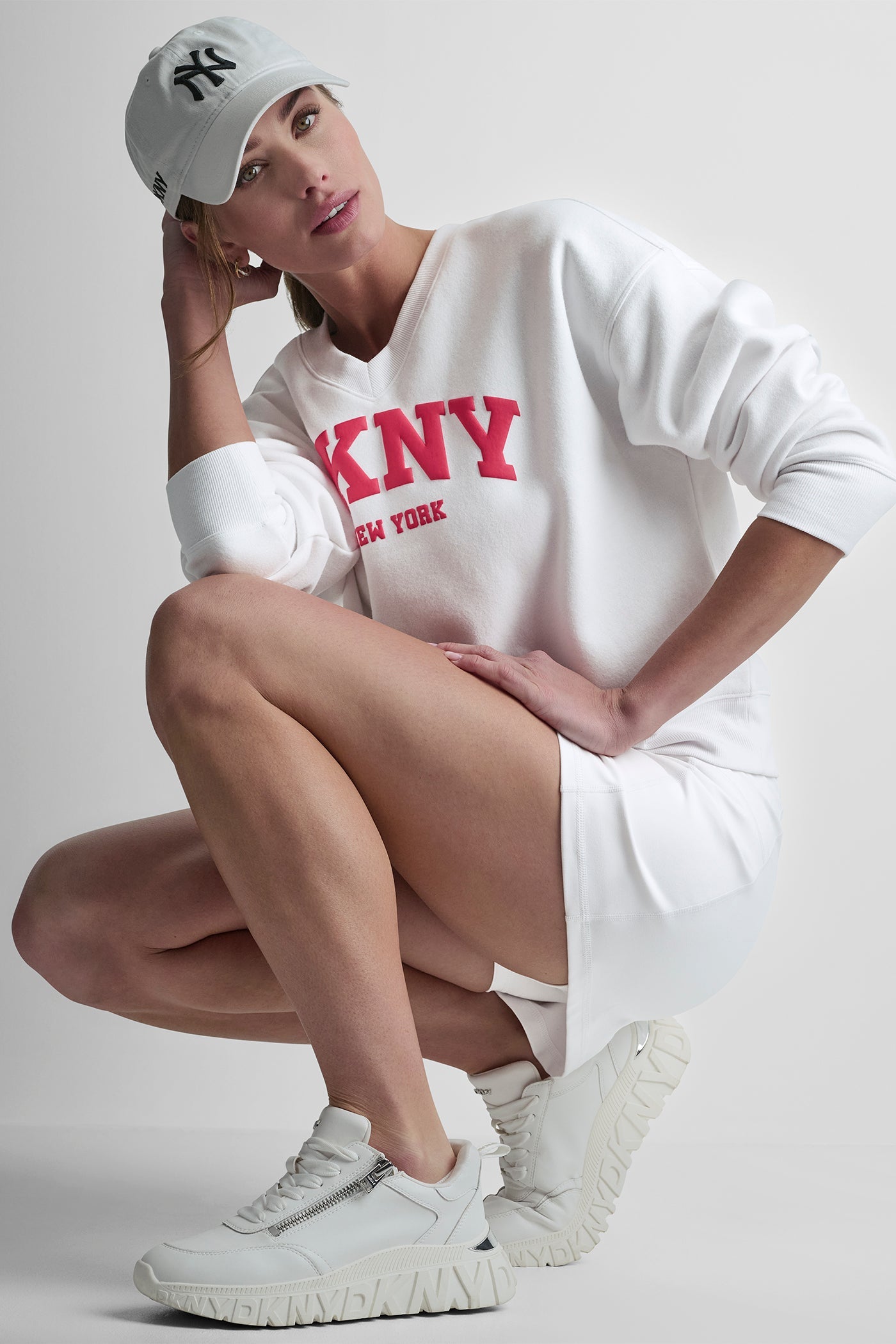 PUFF VARSITY LOGO V-NECK PULLOVER