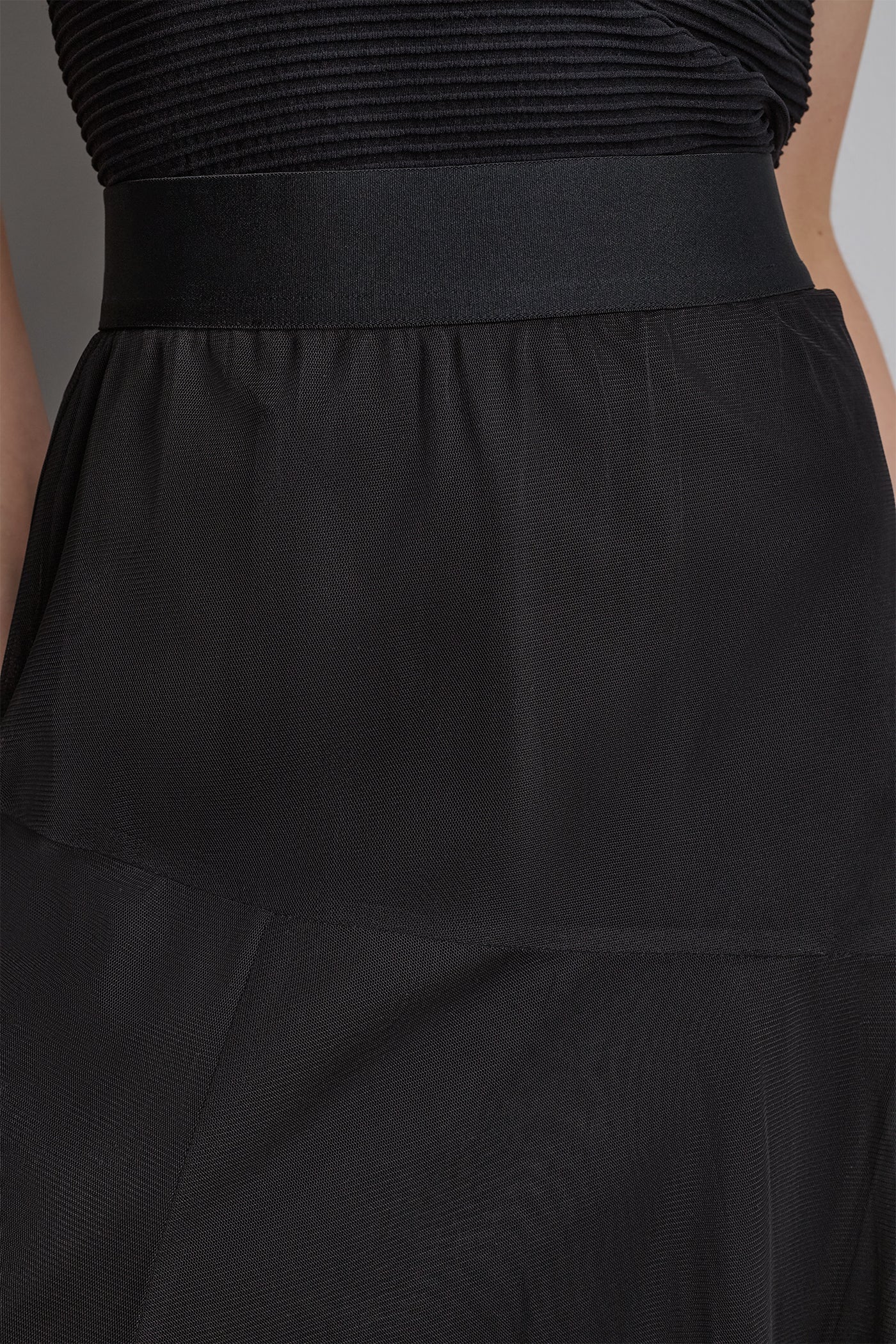LAYERED MESH MIDI SKIRT