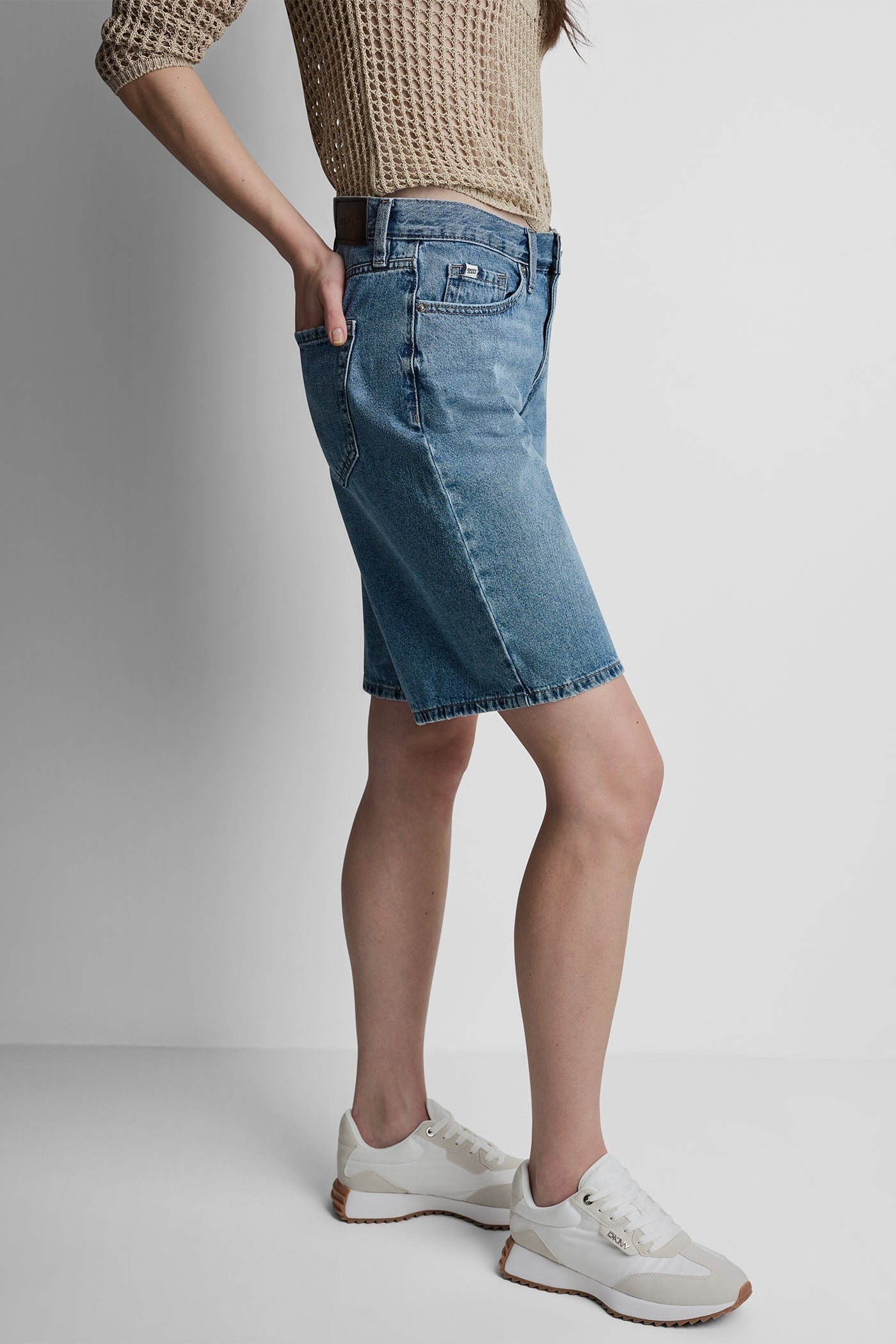 MID RISE RELAXED DENIM SHORT