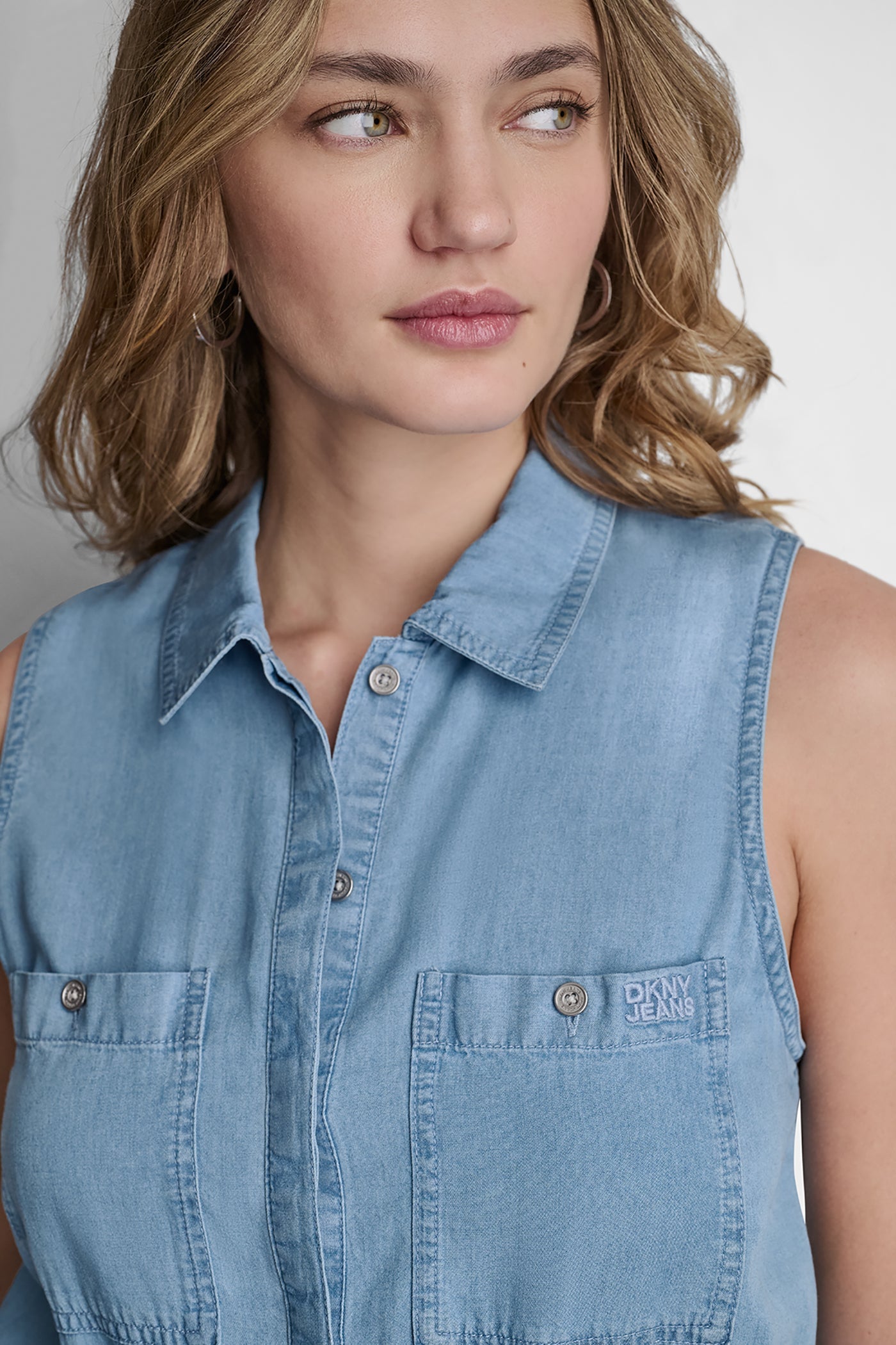 SLEEVELESS JUMPSUIT WITH COLLAR NECKLINE