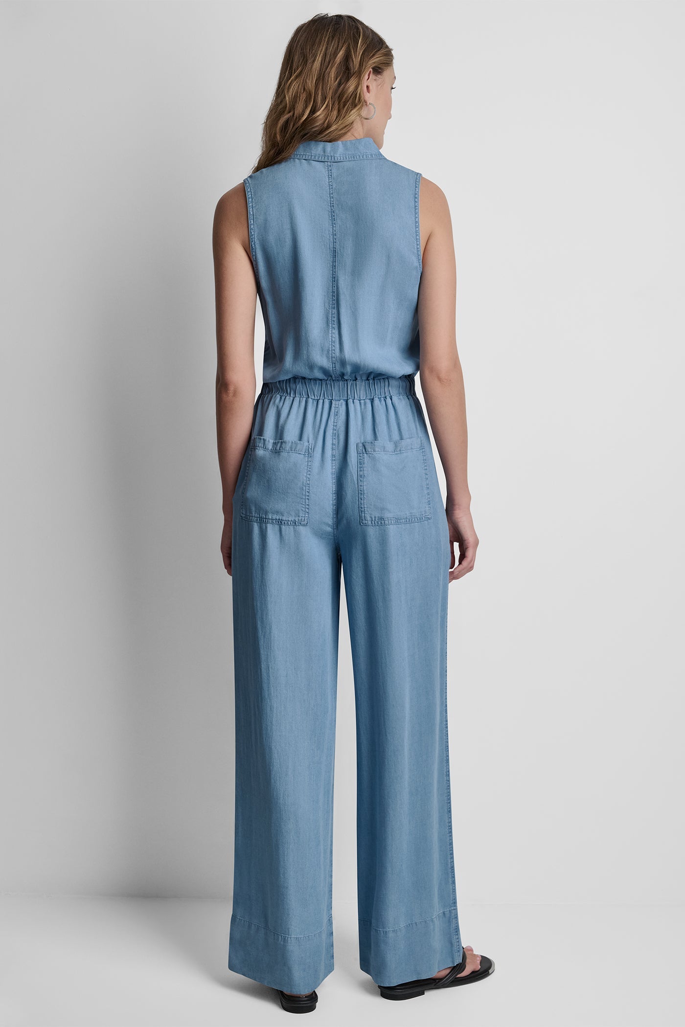 SLEEVELESS JUMPSUIT WITH COLLAR NECKLINE