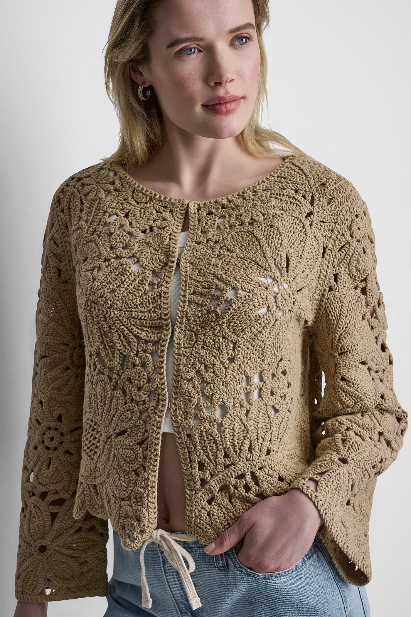 FLORAL CROCHET CARDIGAN WITH SCALLOP HEM