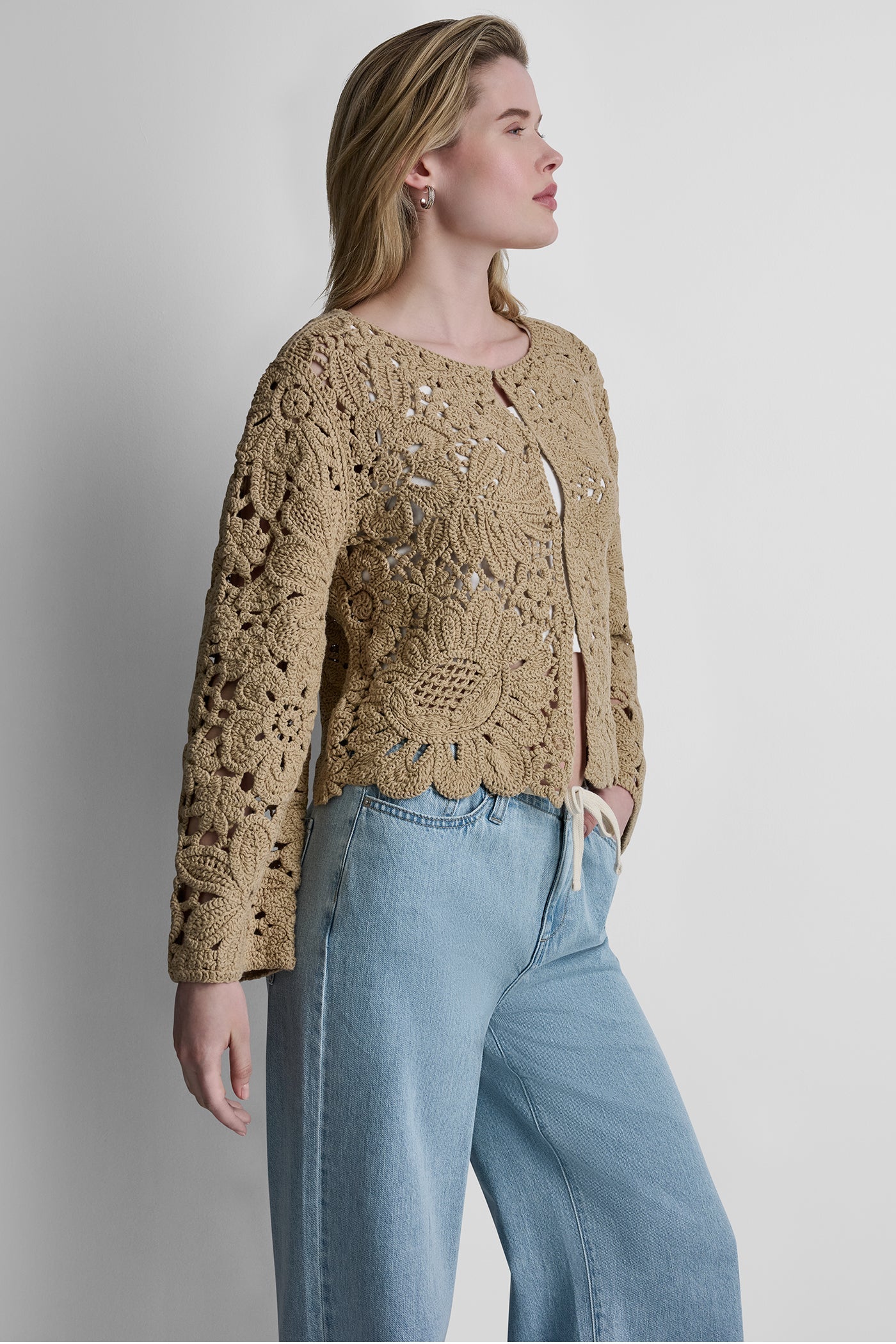 FLORAL CROCHET CARDIGAN WITH SCALLOP HEM