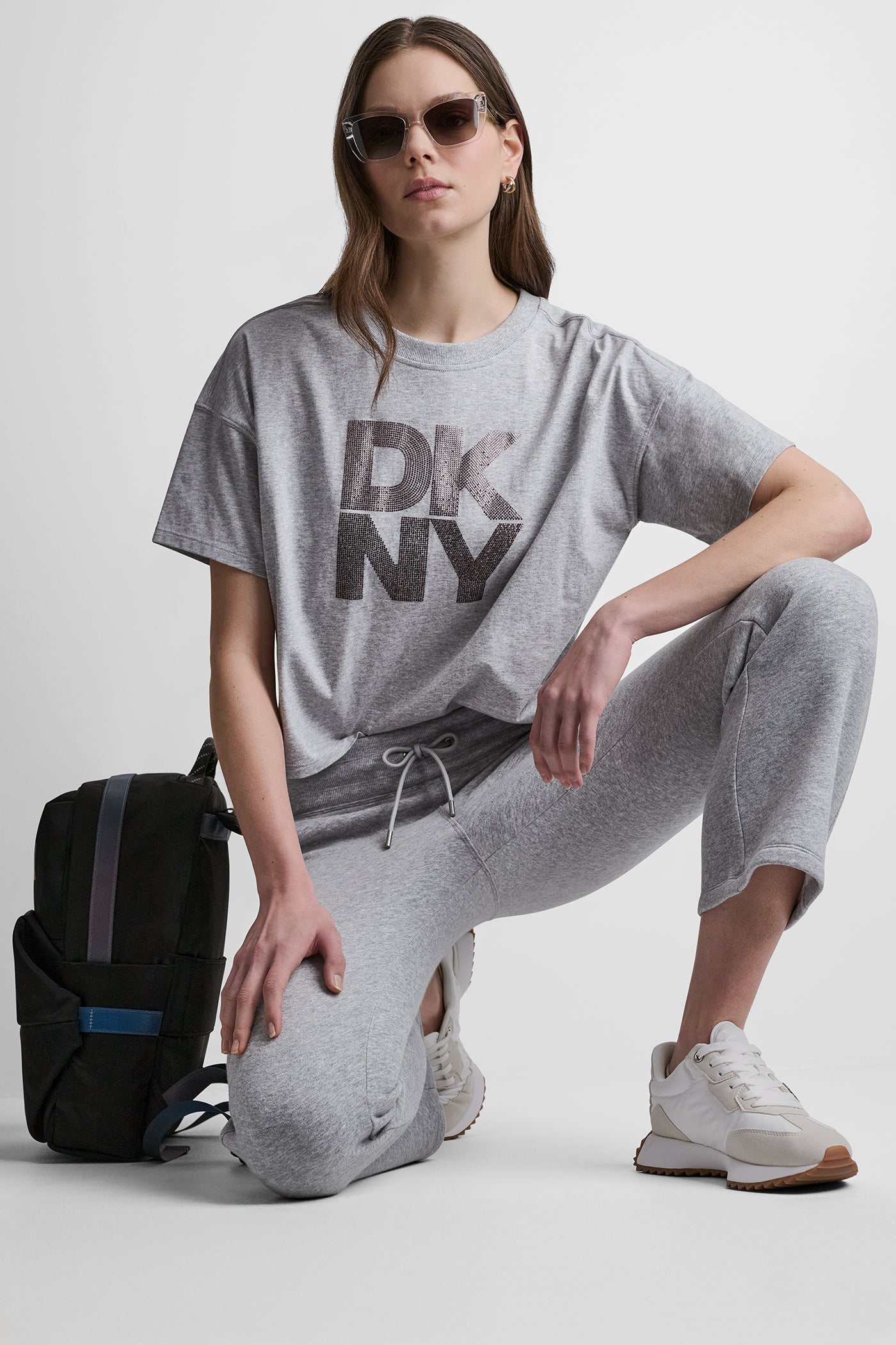STACKED OMBRE RHINESTONE LOGO TEE