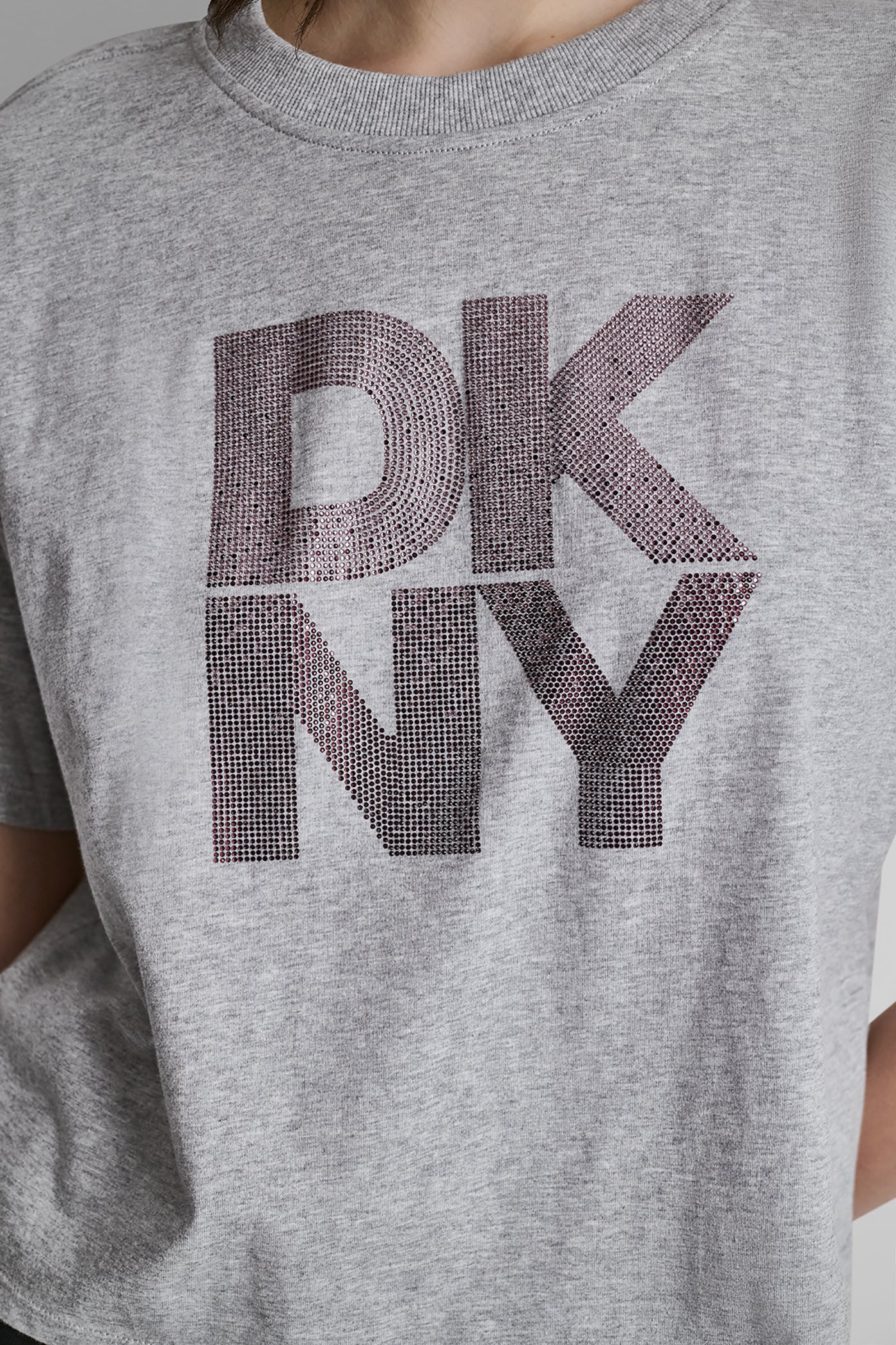 STACKED OMBRE RHINESTONE LOGO TEE