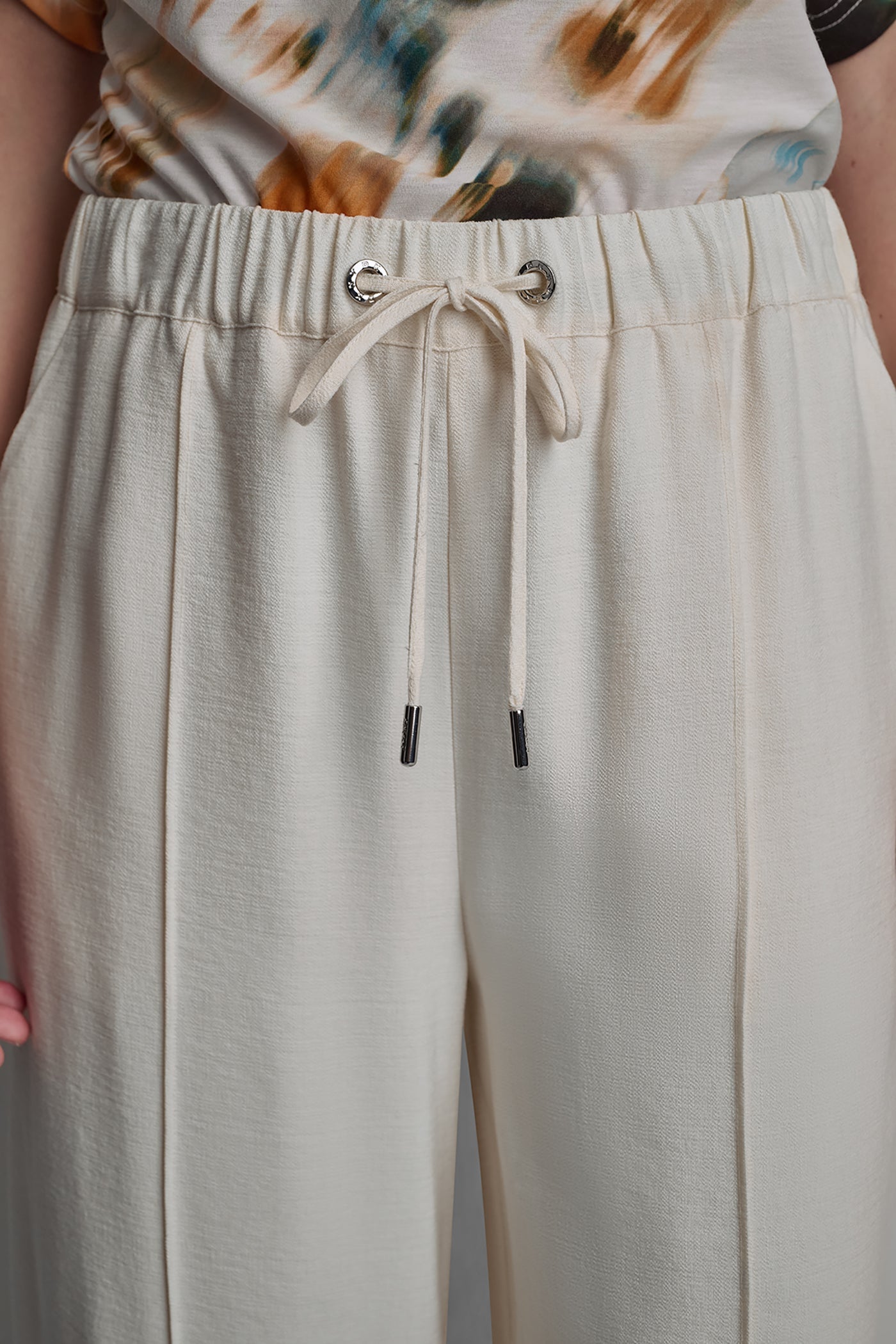 SEAMED WIDE LEG PULL-ON PANT