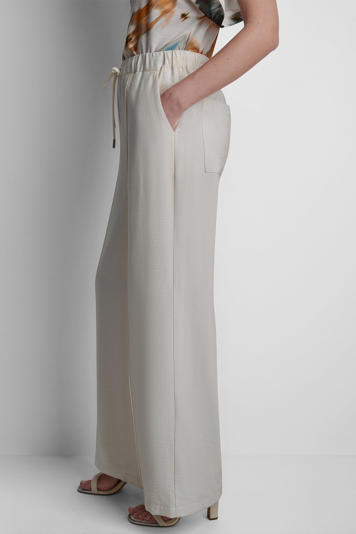 SEAMED WIDE LEG PULL-ON PANT
