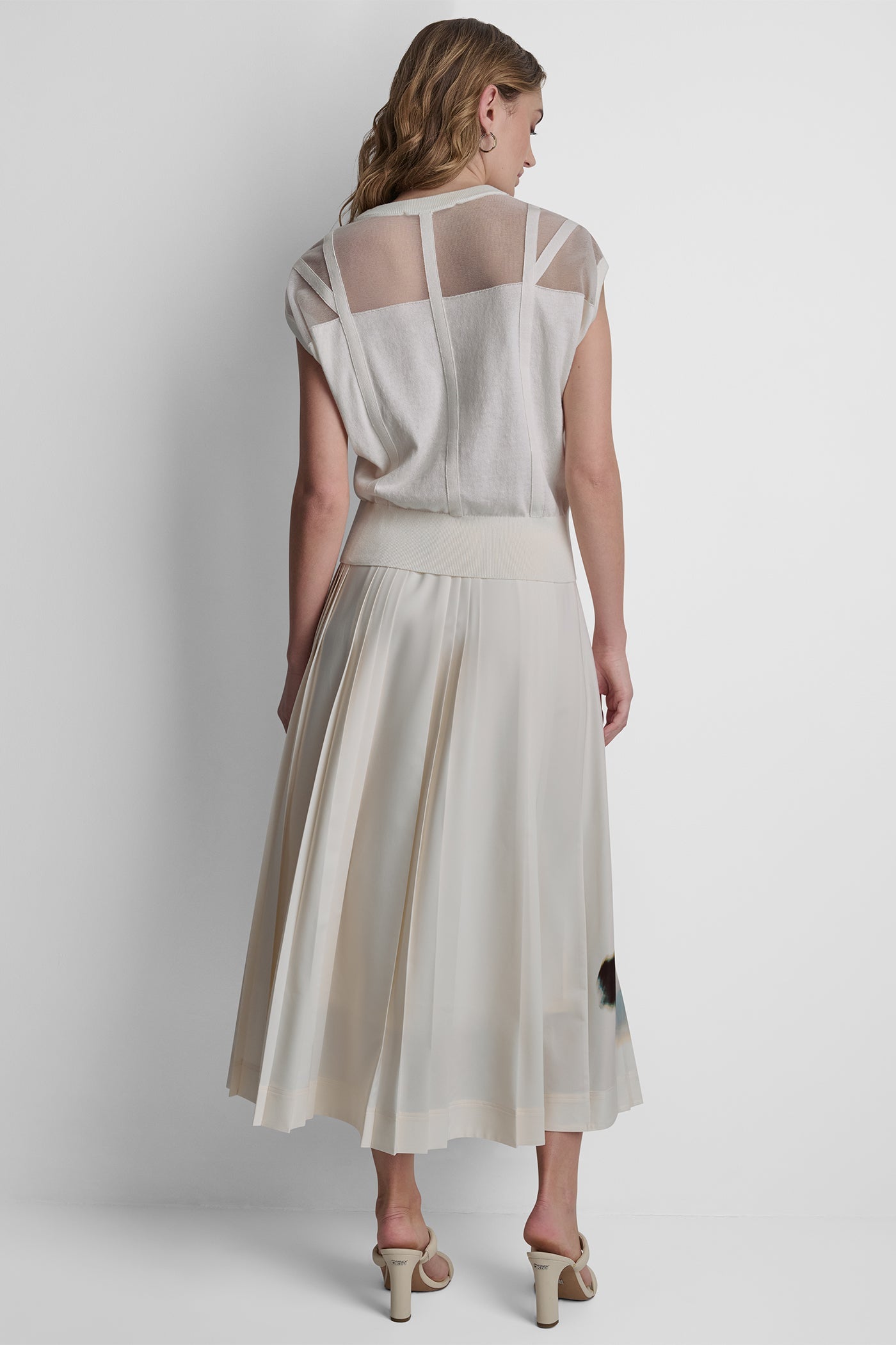 COTTON-BLEND SLEEVELESS CORSET SEAM SWEATER